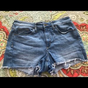 Universal threads denim shorts size 10